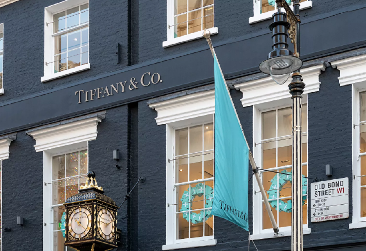 Tiffany & Co. - Tiffany & Co. gave each member of the winning team
