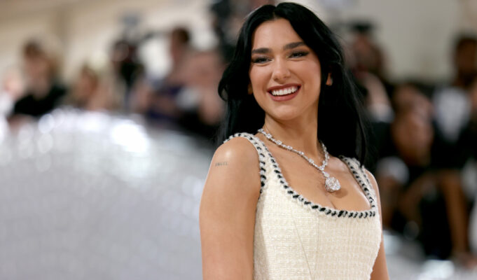 Dua Lipa makes history in Legendary Tiffany diamond necklace at 2023 ...