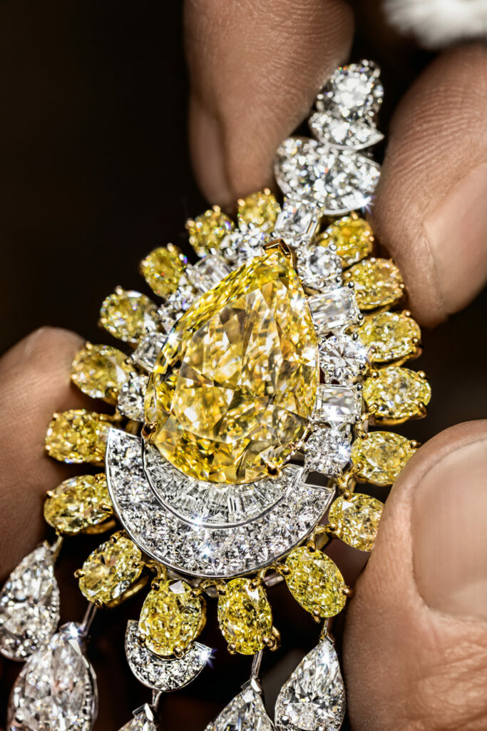 Graff necklace makes 50ct diamond shine at Couture Week